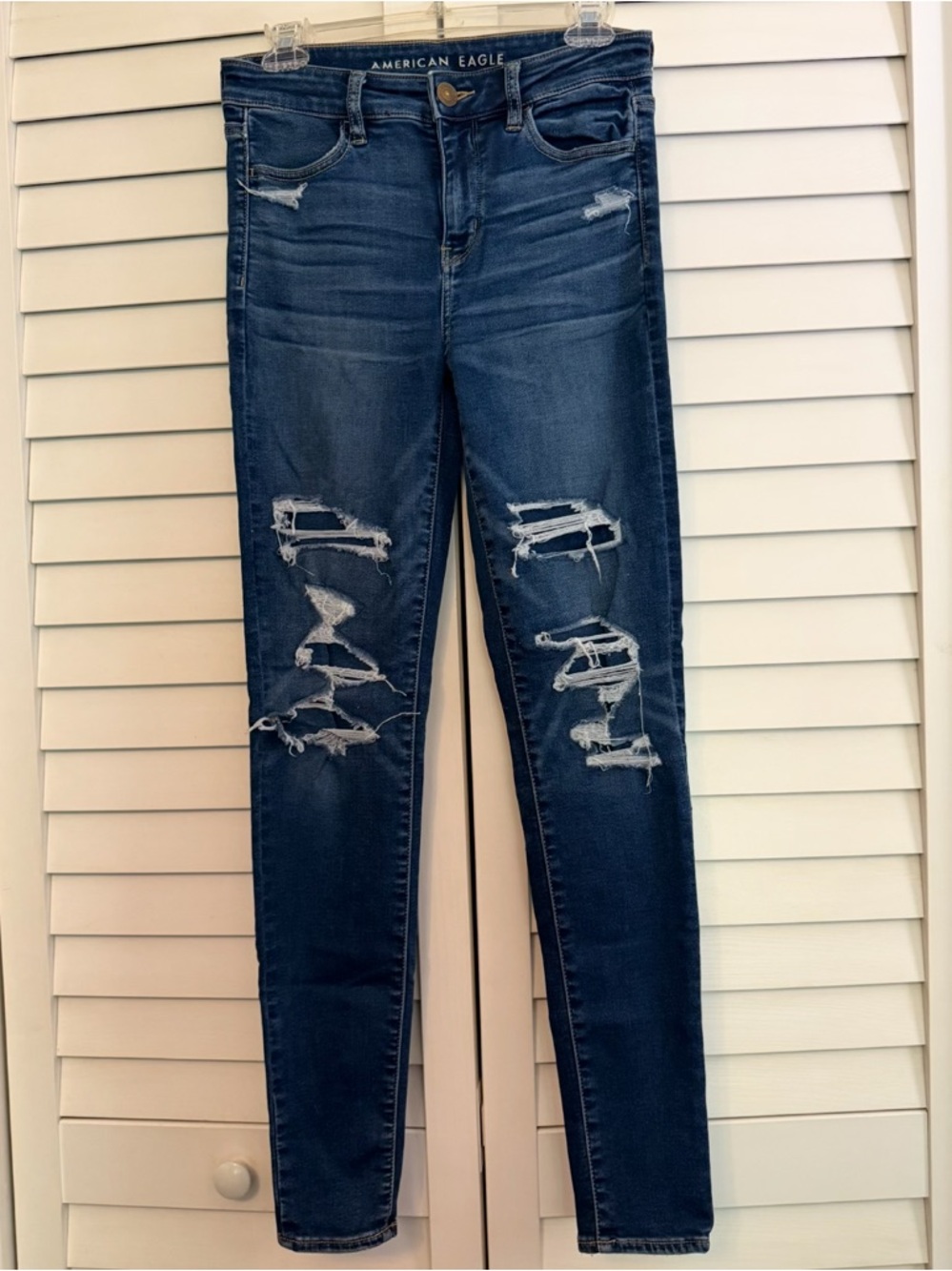 👖💛 American Eagle Dark Blue Hi-Rise, Ripped Jegging, Size: 4 Long, 31” Length 💛👖
